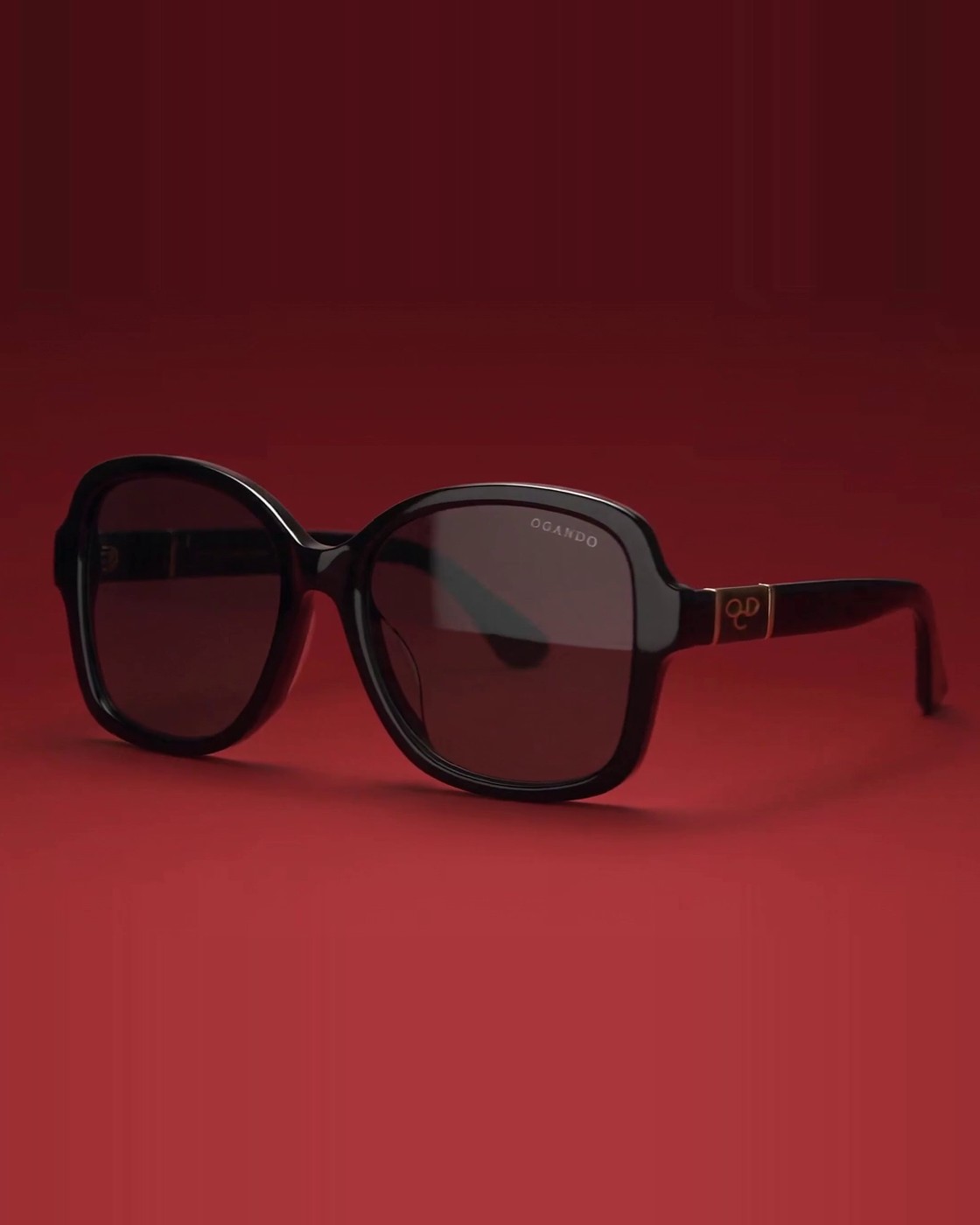 OCD-STOCK · Eyewear on red